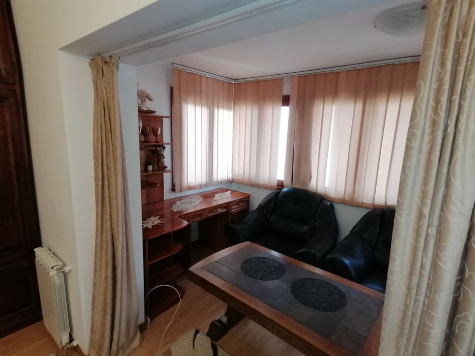 Inchiriez apartament cu o camera complet mobilat si utilat zona garii