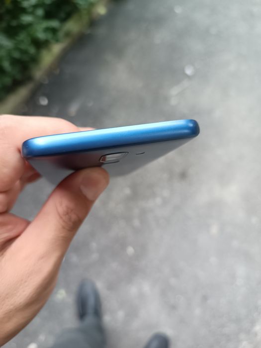 Samsung Galaxy J 8