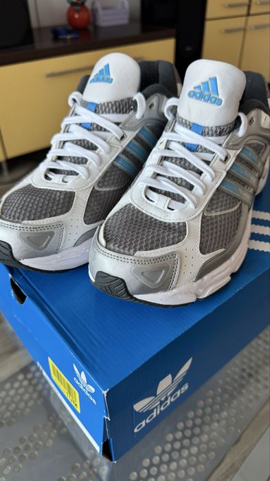 Adidas Originals Response CL, nr 44 Timisoara • OLX.ro