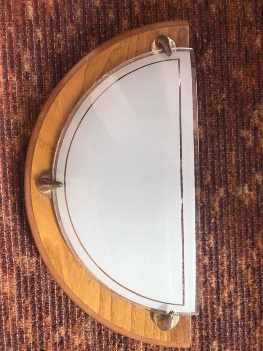 Осветитнелни тела за таван и стена