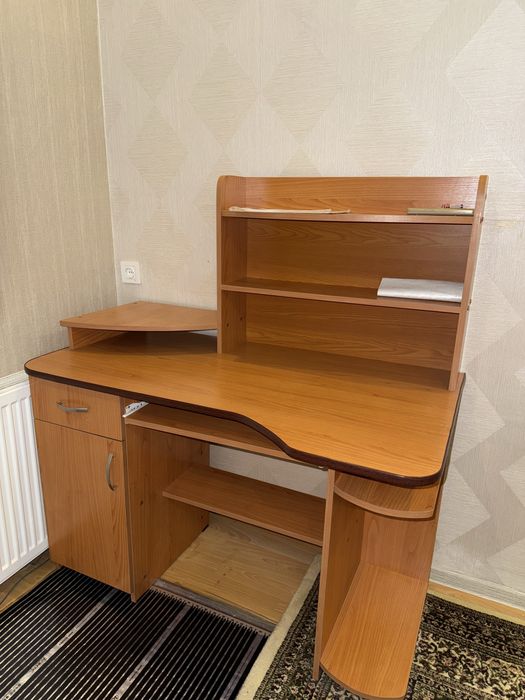 Письменный стол, рабочий стол