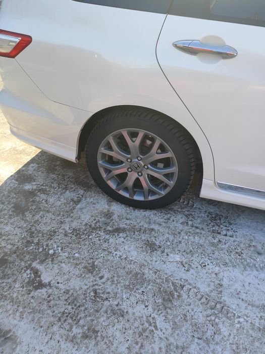 Продам диски с резиной на 18