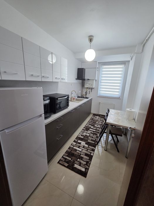 Inchiriez apartament cu 2 camere