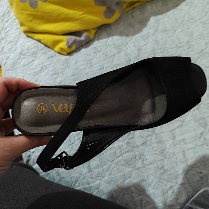 Обувь для девушки, размер 36-36,5 на узкую стопу, в отличном состоянии