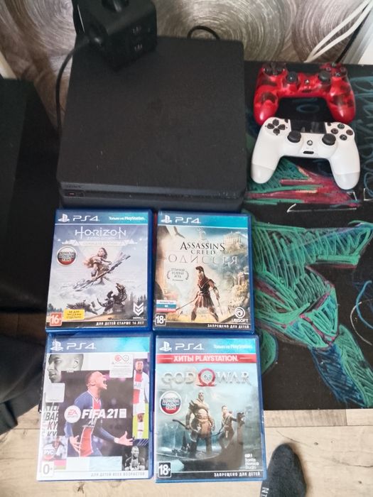 Продам пс4 Слим 1тр