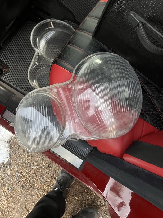 Продам стекла фар мерс 210