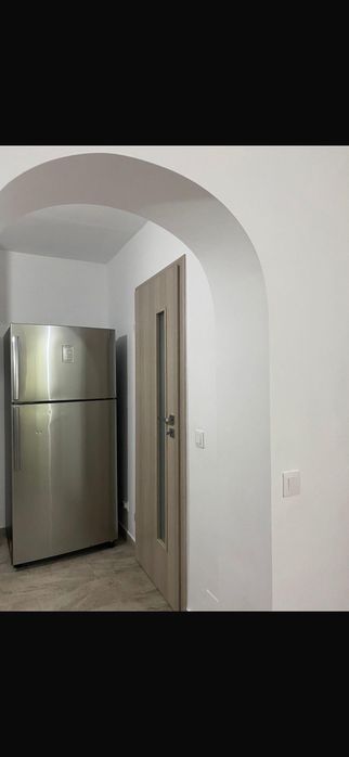 Apartment 4 camere de închiriat