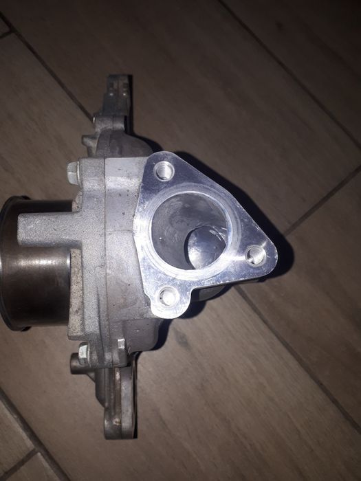 Помпа на паджеро 4 Оригинал