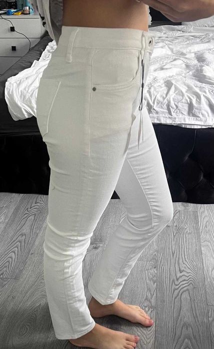 Дамски бели дънки Pepe Jeans