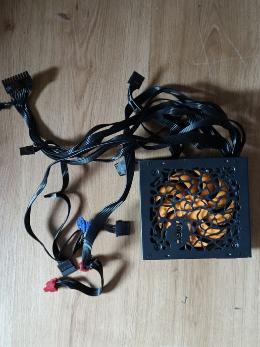 Sursă PC nJoy 600W – ideală pentru gaming (preț negociabil)