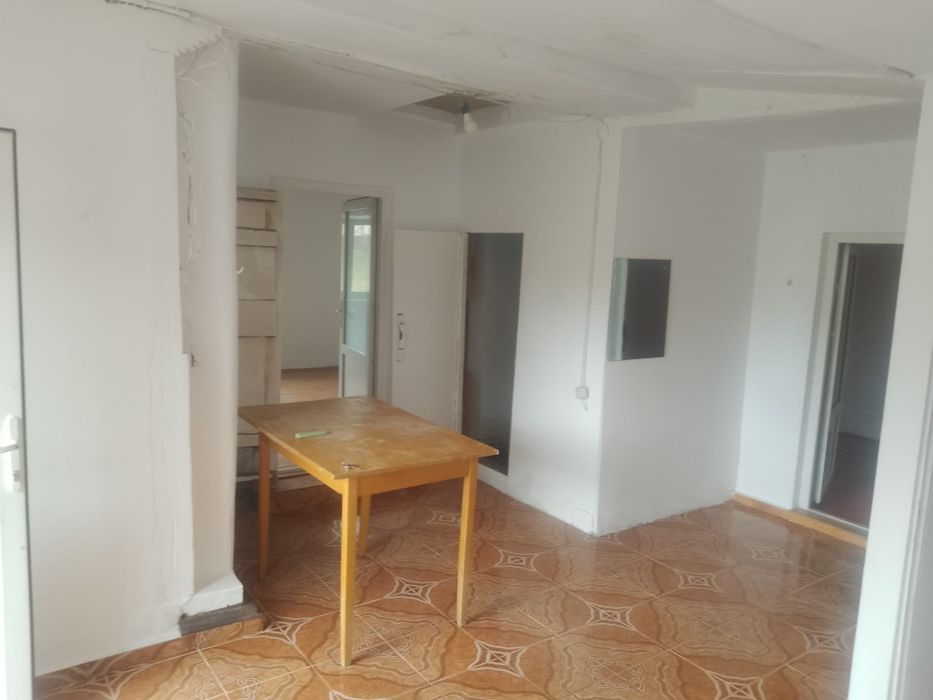 Vand casa in Susani