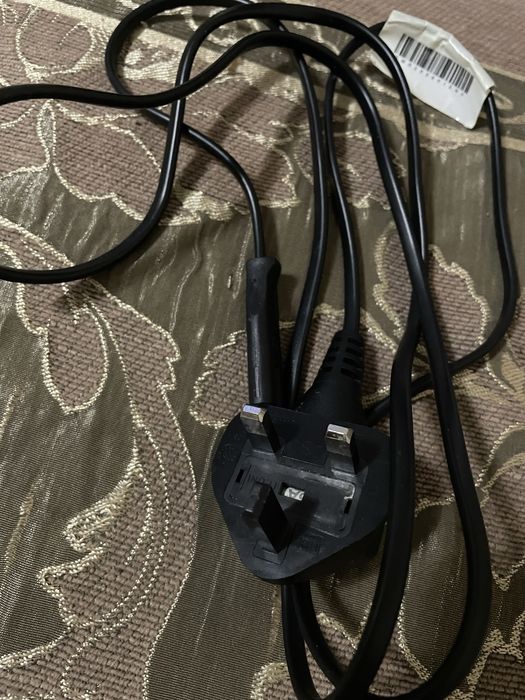 Флэшка новая , пульт , зарядка с проводом