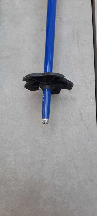 Set skiuri "clasice" 185 cm + bețe 125 cm + husă, toate Rossignol