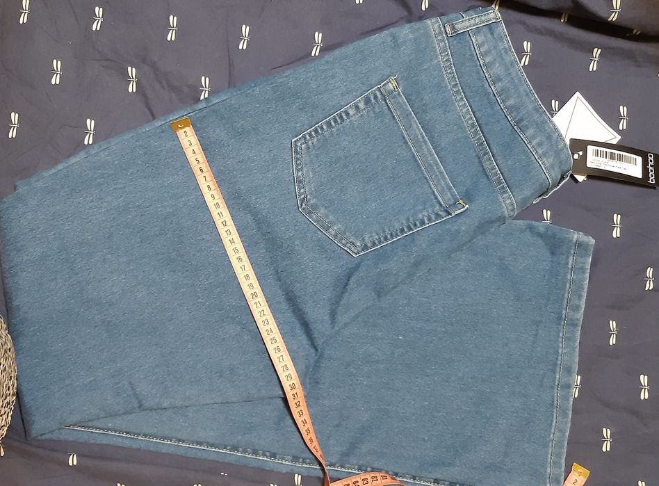 Blugi Boohoo Flare Evazati Rupti Marime 18 / 46 NOI cu Eticheta Talie Inalta