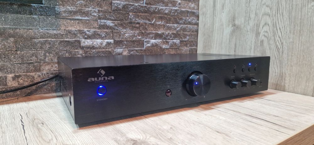 Vand  amplificator  AUNA