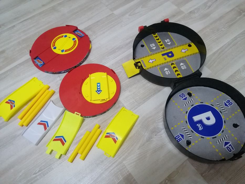 Продам, игрушку-трек.