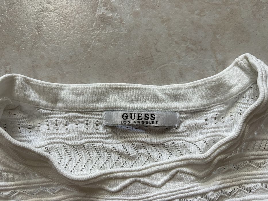 Рокля Guess.