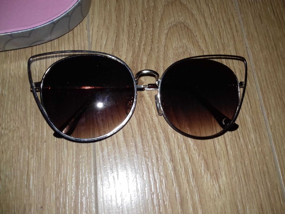 Слънчеви очила с метална рамка котешко око + калъф за слънчеви очила