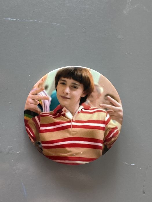 значки stranger things (уилл,майк)