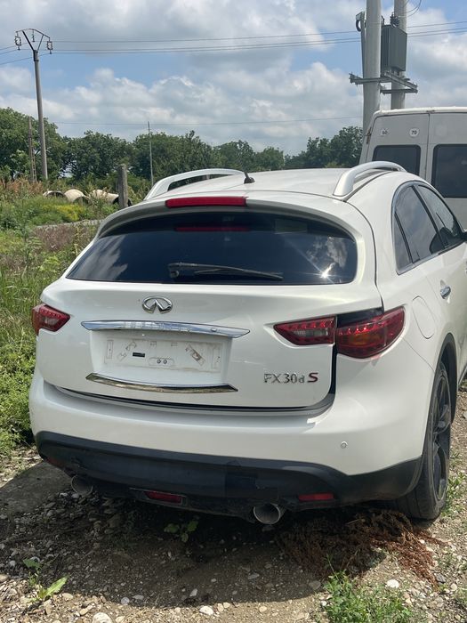 Dezmembrez infiniti fx30d an 2010