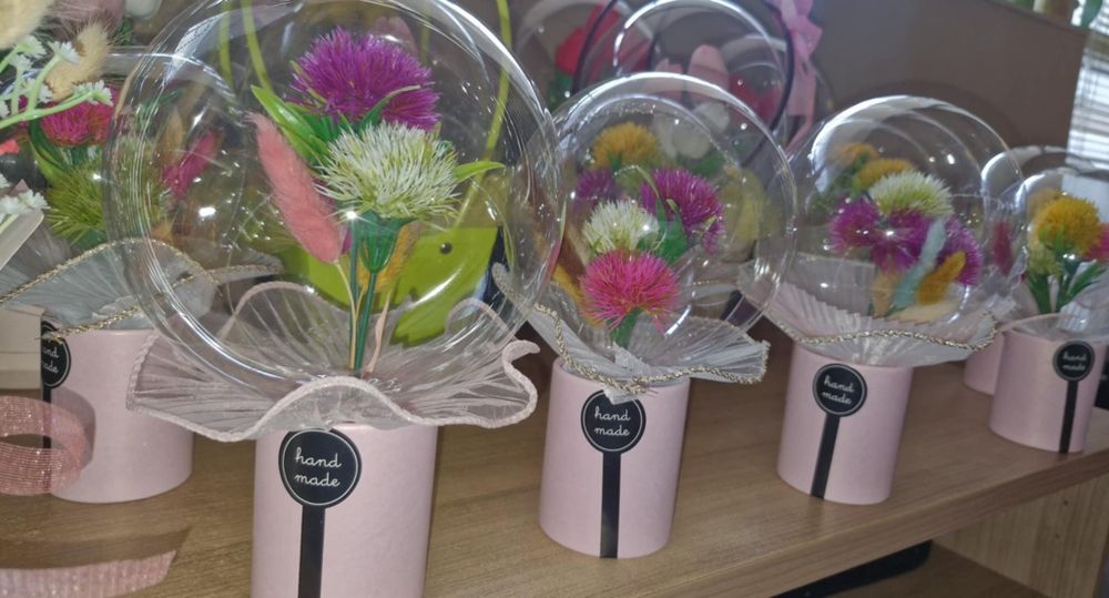 Цветя ръчно изработени с прозрачен балон home made
