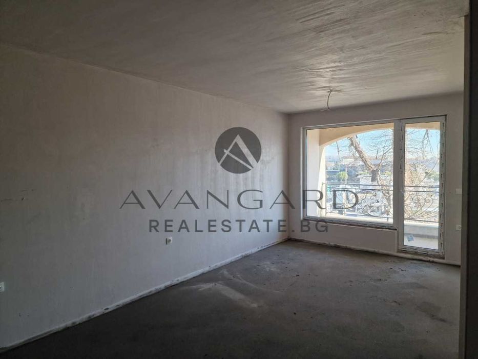 Продава се Тристаен апартамент в Пловдив, Кършияка - 103 кв.м за 1334 €/кв.м - Снимка #1