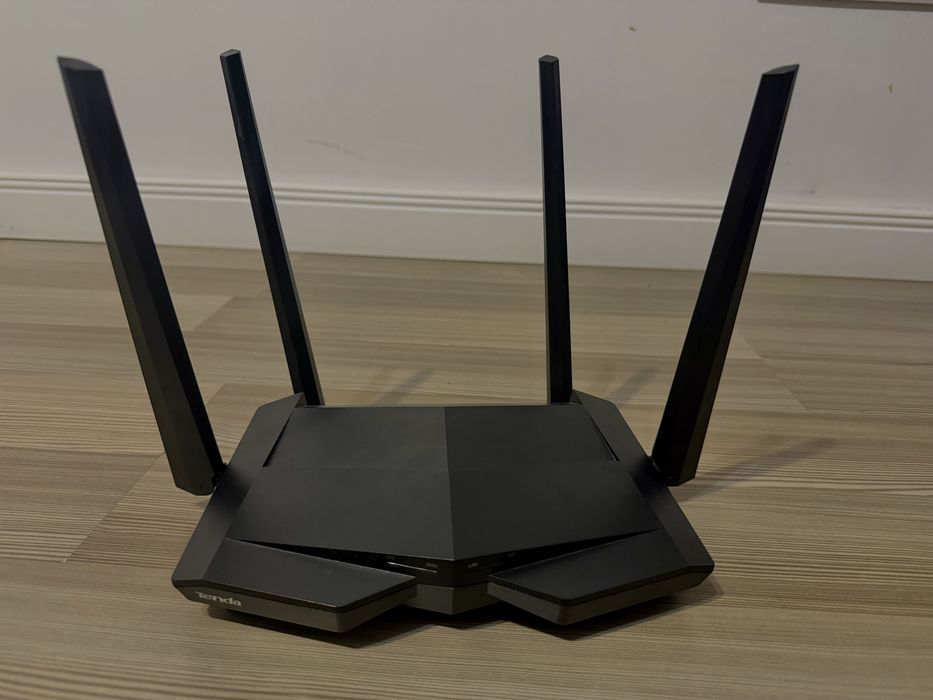 Router Tenda AC10