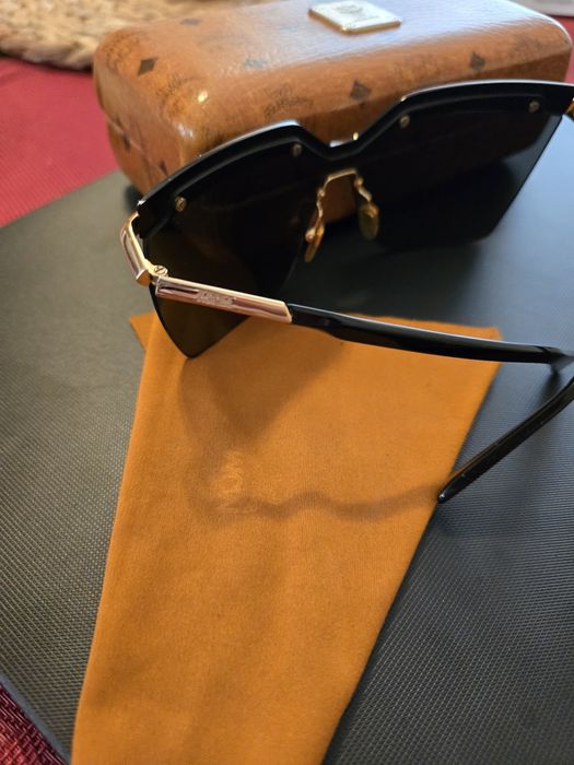 Оригинални очила MCM Shield 106S

висока талия
регу