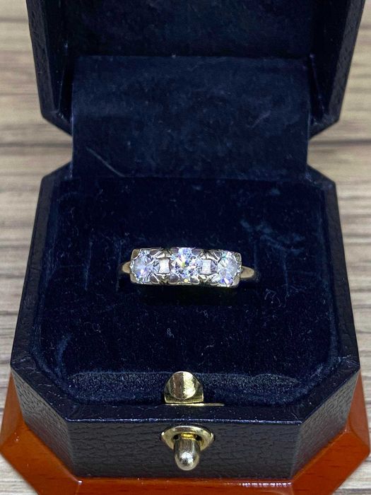 Златен пръстен с диаманти / Сертификат - AGL