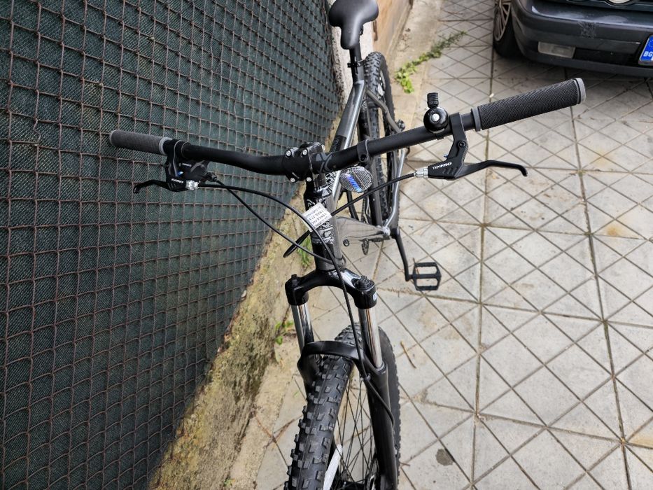 Като нов 2026г. XL Carrera Vengeance 1х8 скорости Shimano Essa Дискови спирачки 27.5 цола Алуминиев Английски велосипед