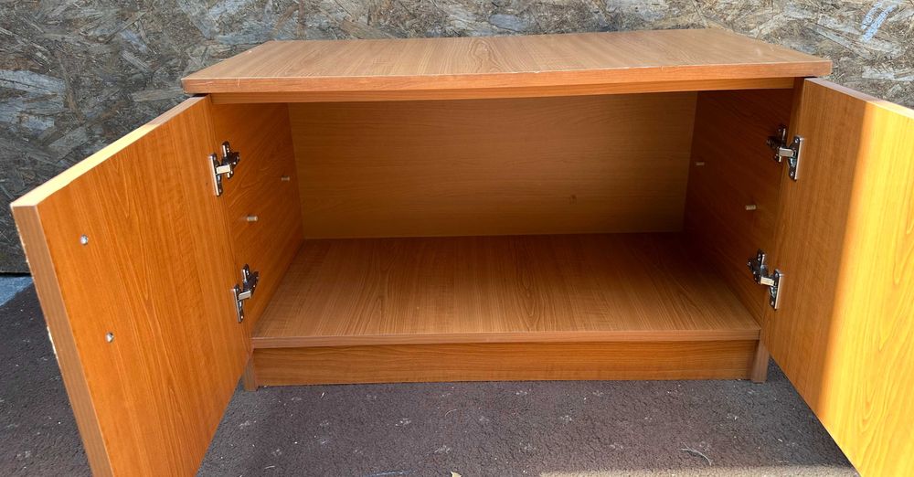 Comoda cu 2 usi; Pantofar; Mic Dulap cu spatiu de depozitare