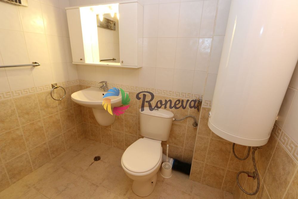 Дава се под наем Тристаен апартамент в Варна, Център - 100 кв.м за 714 € - Снимка #9