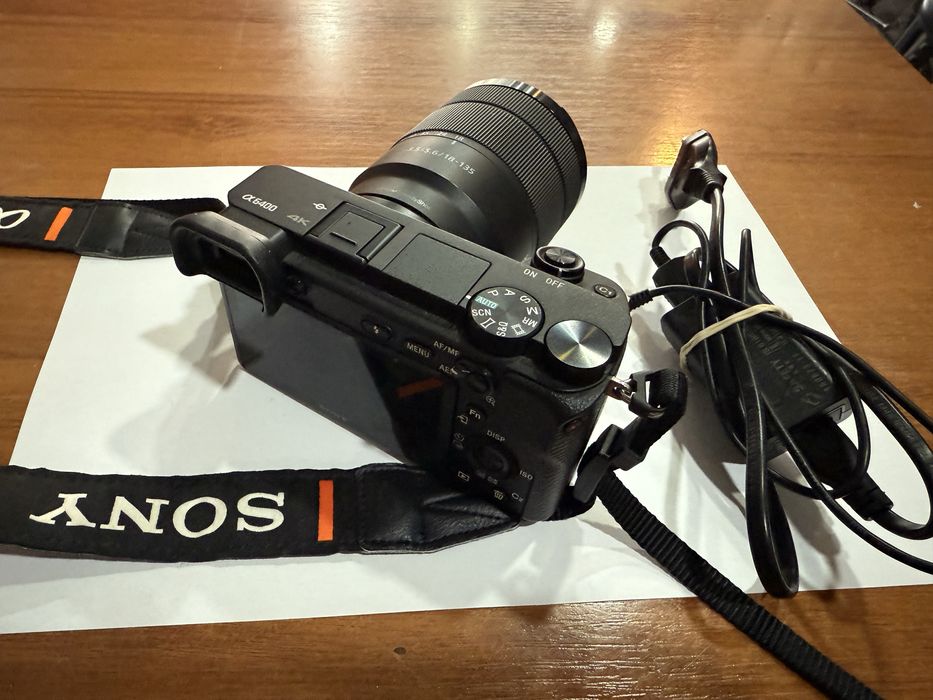 Фотоапарат Sony a6400 с обектив