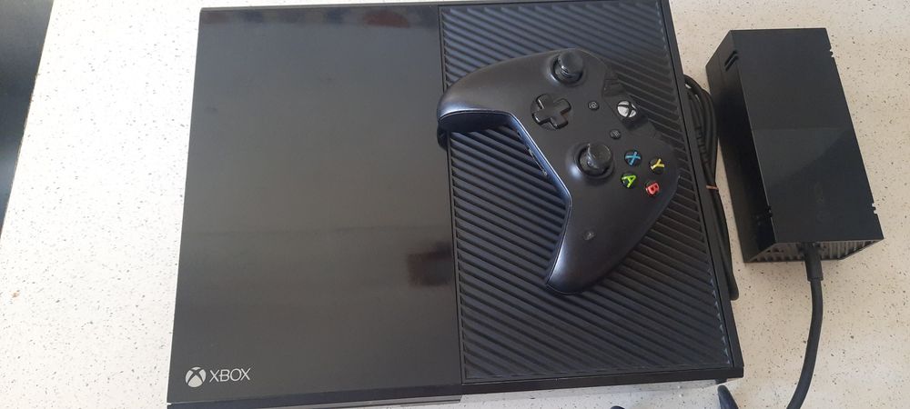 Citiți anutul vand  xbox one fat