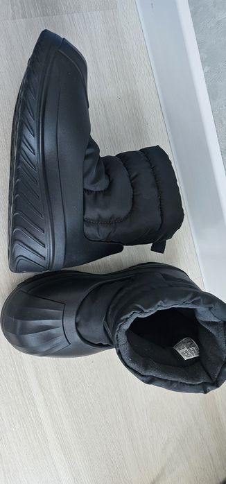 Продам дутики адидас