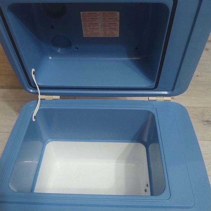 Хладилник за автомобил на 12 волта