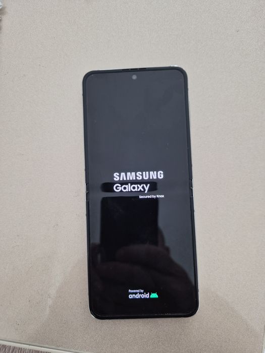 Samsung Z Flip 5 , ca nou