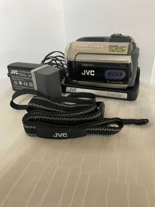 JVC видео камера/рекордер+2бр. батерии+ докинг станция