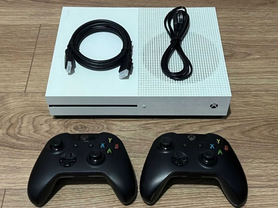Vând xbox one s 500GB