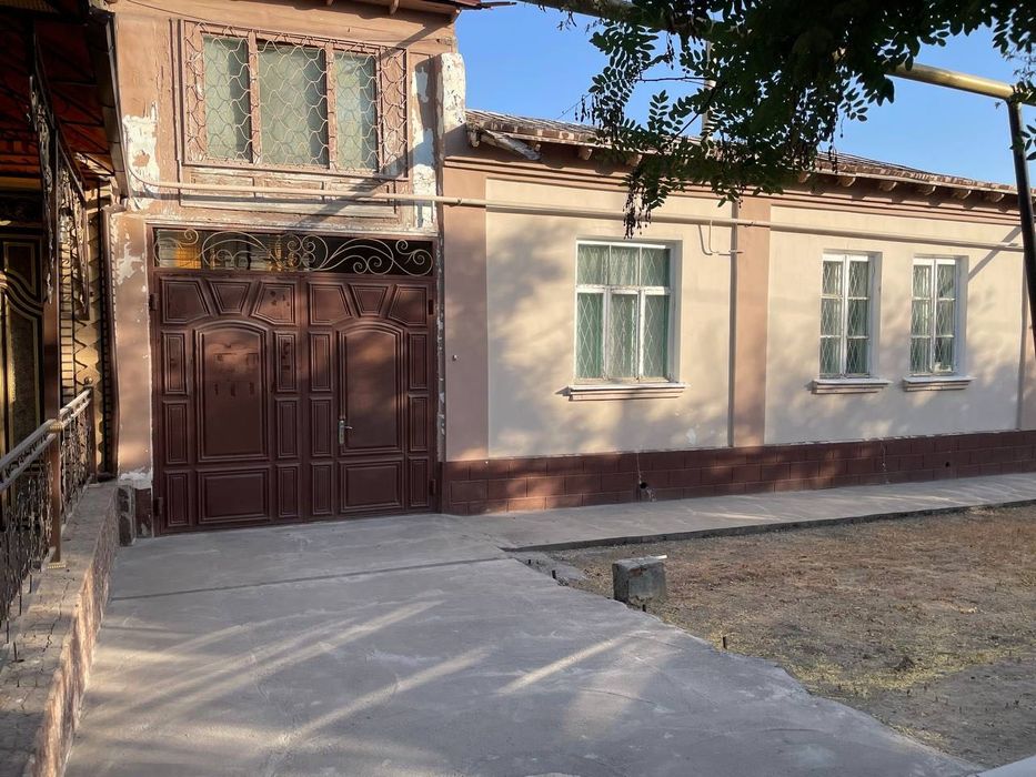 Частный дом, Римовый базар, у дороги