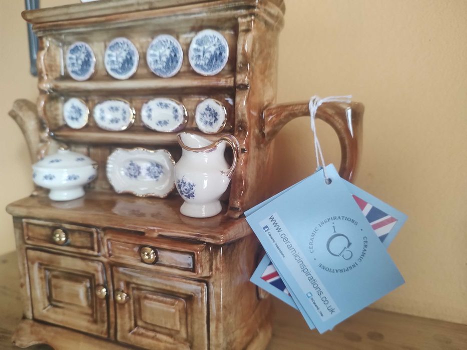 Красив ръчно изработен чайник Welsh dresser