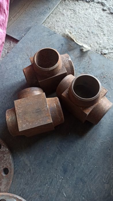 Флянцы, отводы,тройники.