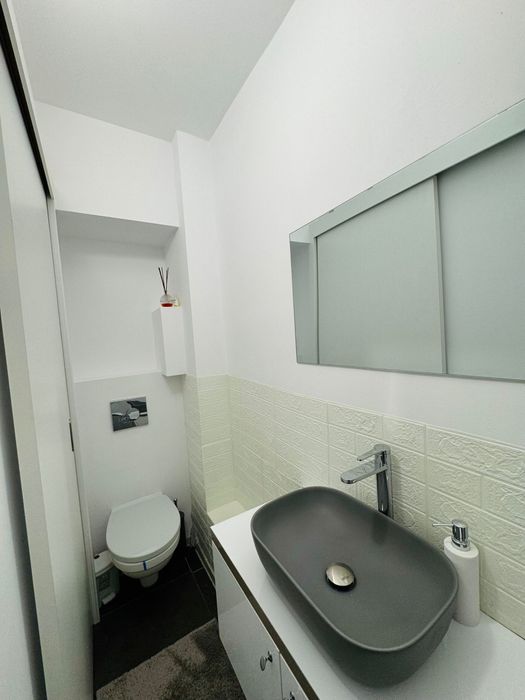Proprietar - Apartament 3 camere decomandate (2 bai), Frumoasa