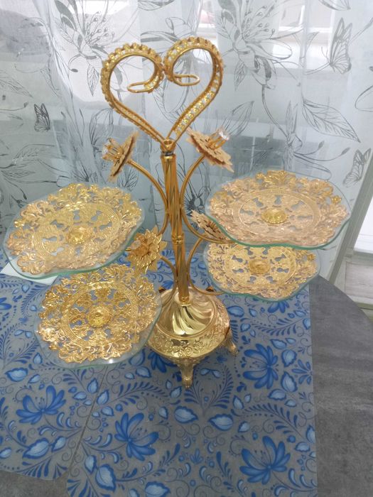 Для стола классная посуда.