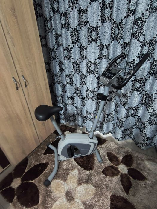 Vând bicicleta staționară