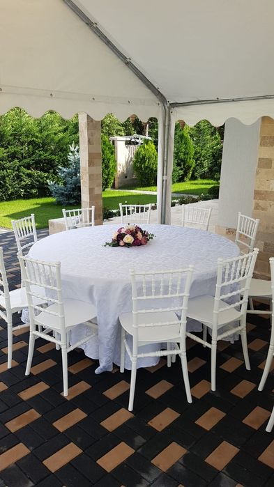 Inchiriez Mese Rotunde Pentru Evenimente/Inchiriez Mese cu Scaune Albe