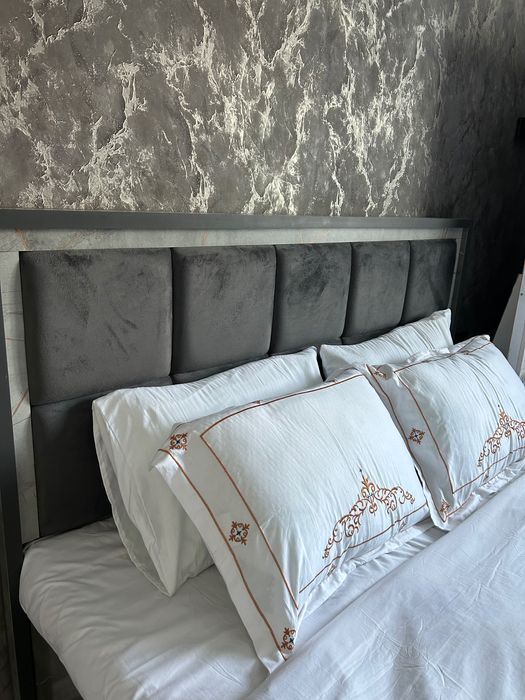 Двухспальная кровать