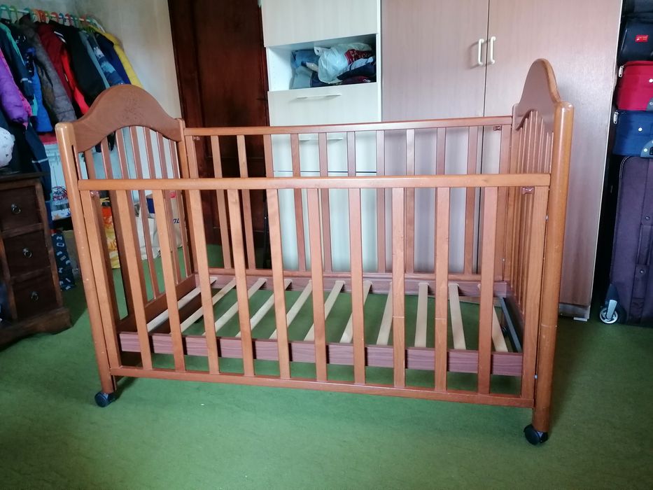 Детска кошара, креватче от масив дъб