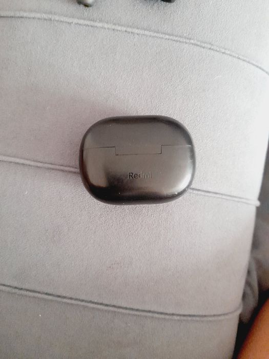 Продам наушники редми