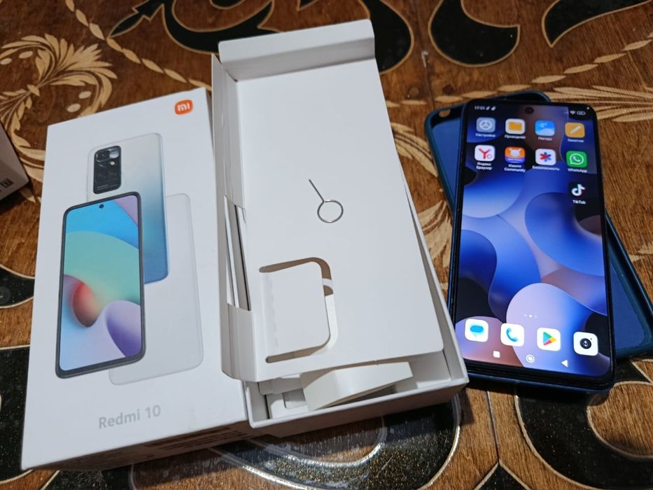 Продам два телефон Редми 10-12